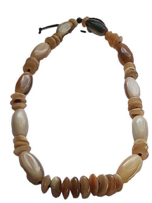 Collier en corne de qualité