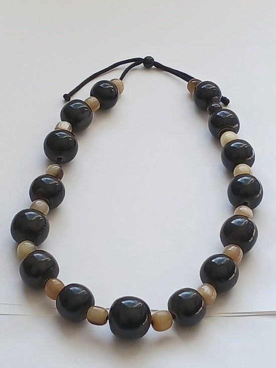 Collier en corne de qualité