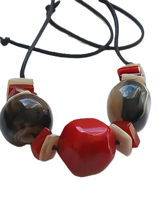 Collier en corne de qualité