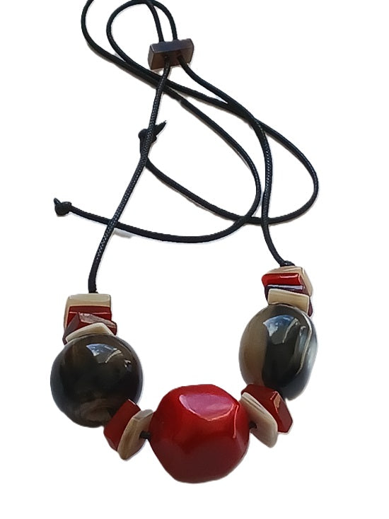 Collier en corne de qualité