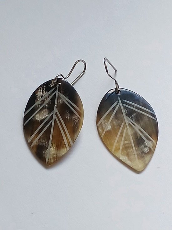Boucles d'oreilles en corne de zébu de Madagascar