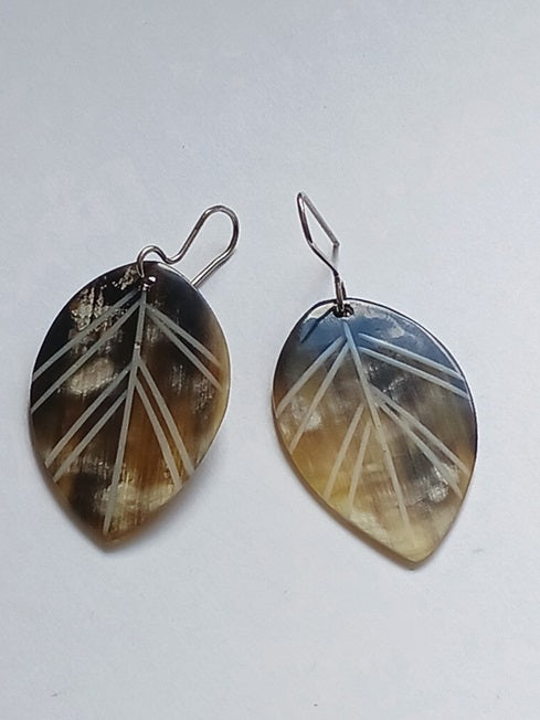 Boucles d'oreilles en corne de zébu de Madagascar