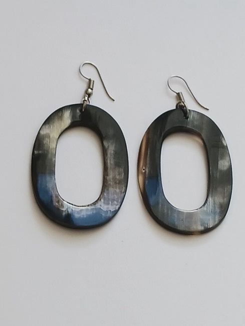 Boucles d'oreilles en corne de zébu de Madagascar