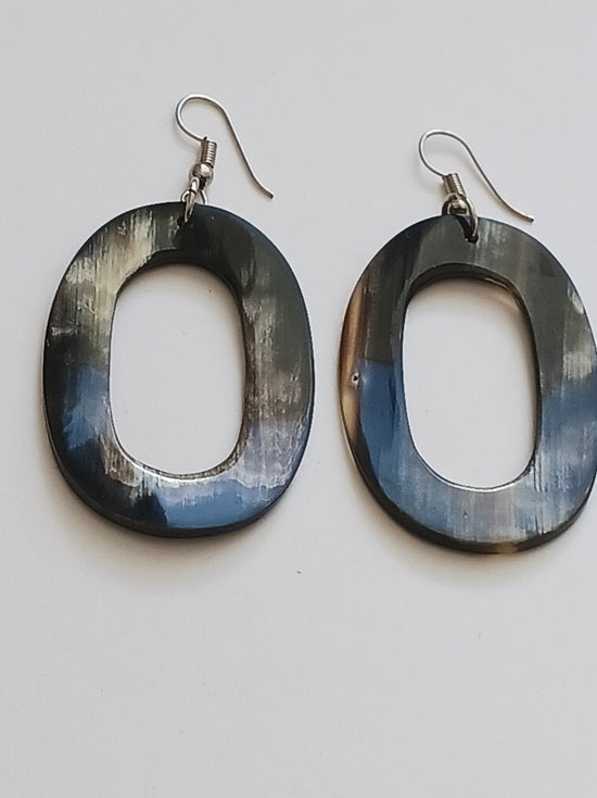 Boucles d'oreilles en corne de zébu de Madagascar