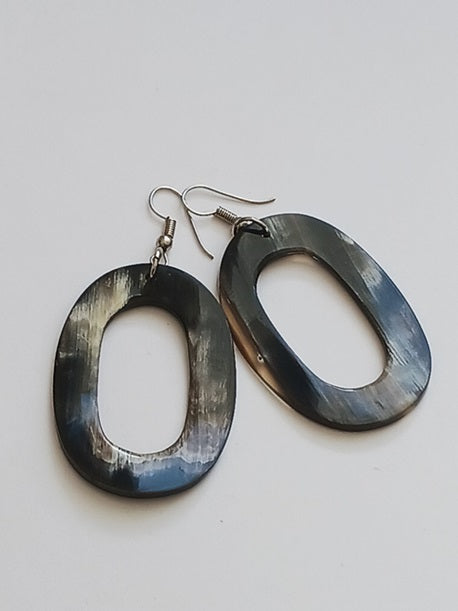 Boucles d'oreilles en corne de zébu de Madagascar
