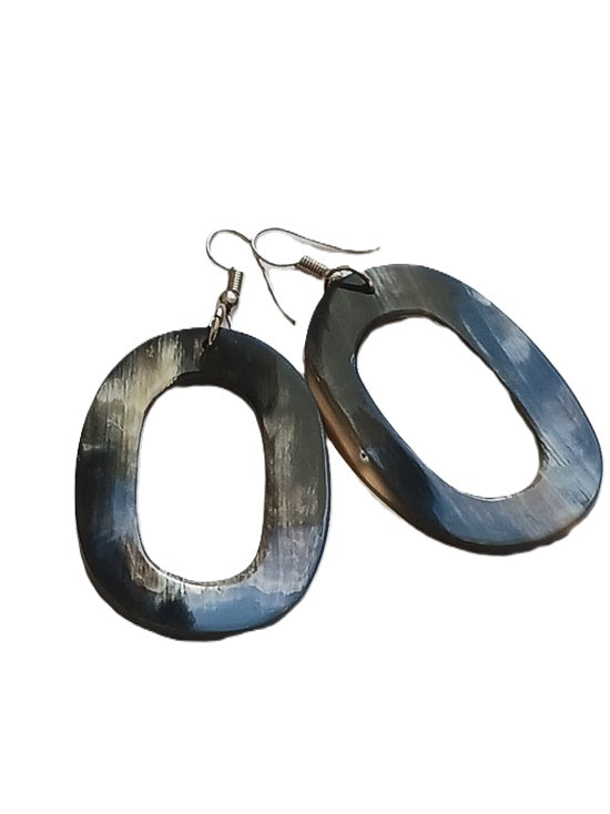 Boucles d'oreilles en corne de zébu de Madagascar