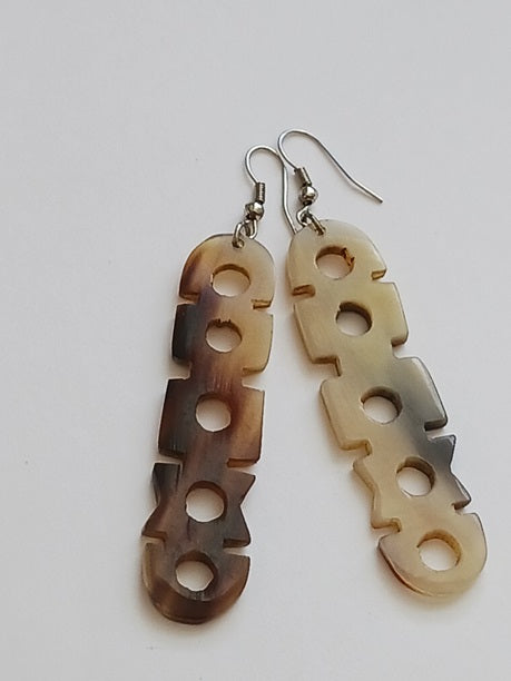 Boucles d'oreilles en corne de zébu de Madagascar