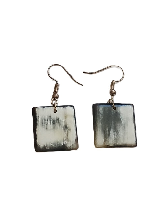 Boucles d'oreilles en corne de zébu de Madagascar