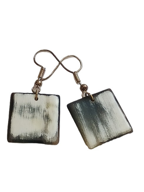 Boucles d'oreilles en corne de zébu de Madagascar