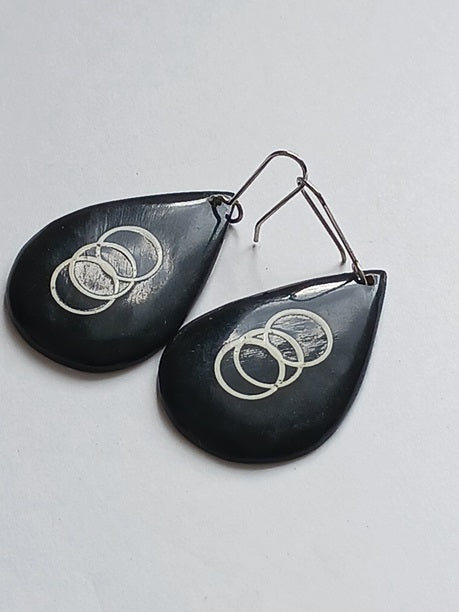 Boucles d'oreilles en corne de zébu de Madagascar