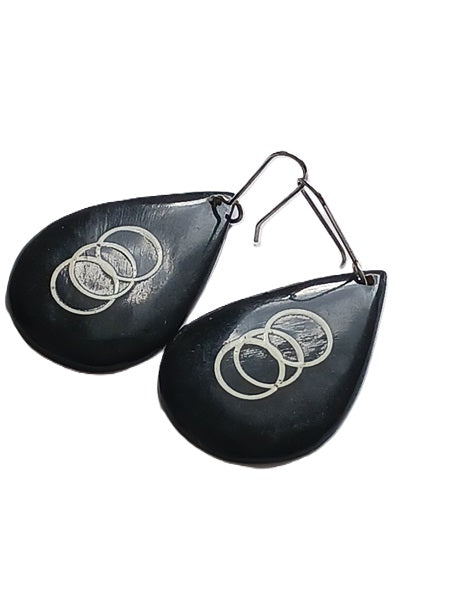 Boucles d'oreilles en corne de zébu de Madagascar