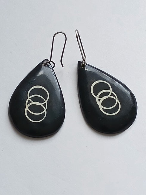 Boucles d'oreilles en corne de zébu de Madagascar