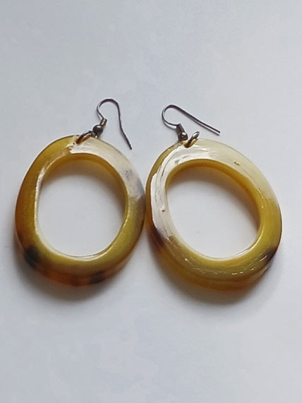 Boucles d'oreilles en corne de zébu de Madagascar