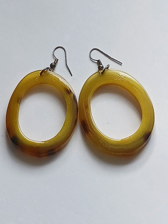 Boucles d'oreilles en corne de zébu de Madagascar