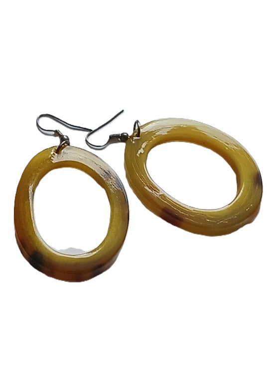 Boucles d'oreilles en corne de zébu de Madagascar