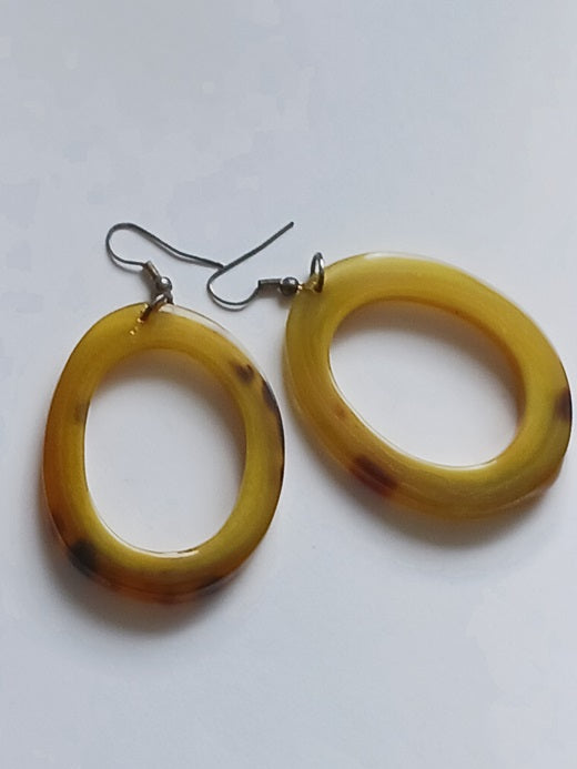 Boucles d'oreilles en corne de zébu de Madagascar