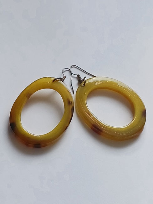 Boucles d'oreilles en corne de zébu de Madagascar