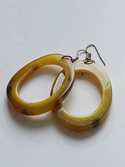 Boucles d'oreilles en corne de zébu de Madagascar