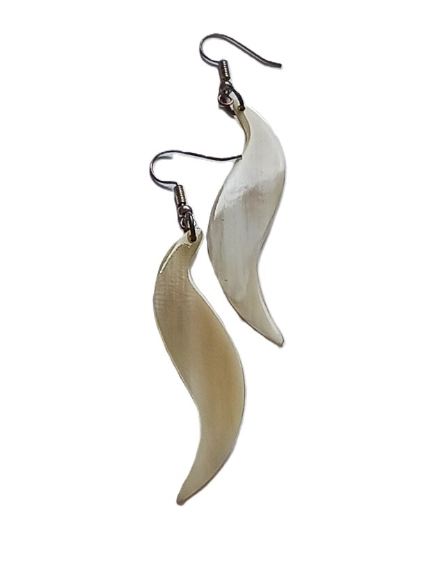 Boucles d'oreilles en corne de zébu de Madagascar