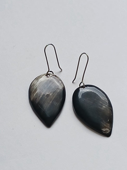 Boucles d'oreilles en corne de zébu de Madagascar