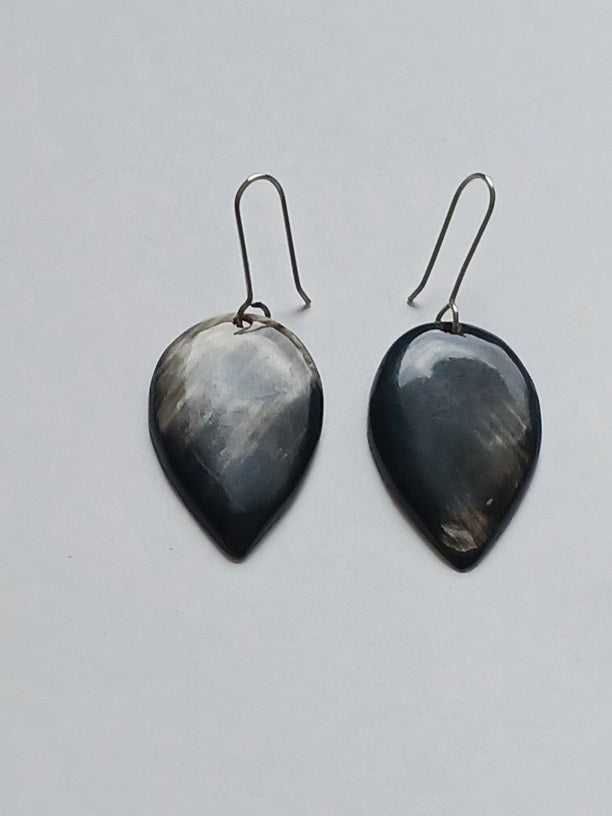 Boucles d'oreilles en corne de zébu de Madagascar