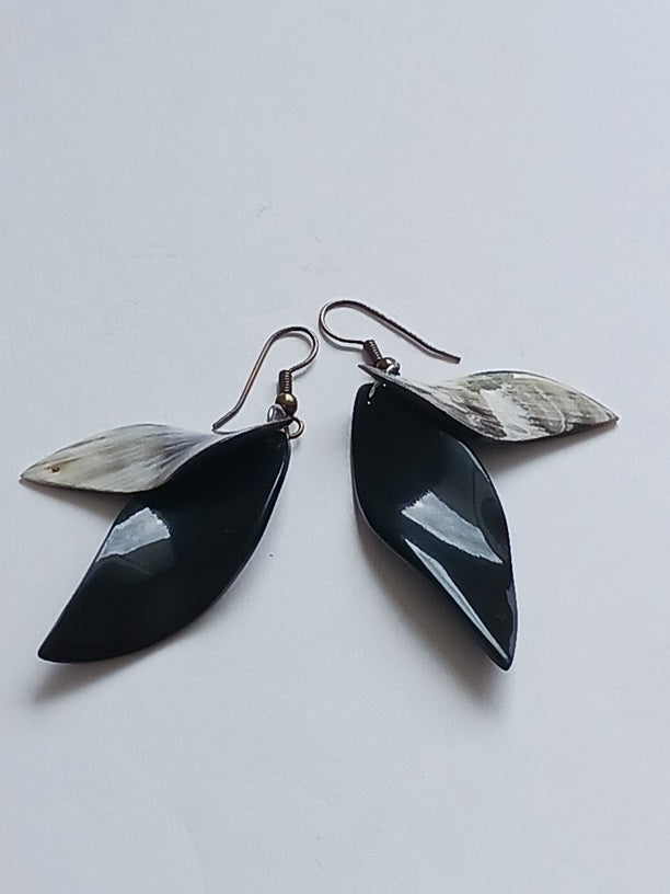 Boucles d'oreilles en corne de zébu de Madagascar