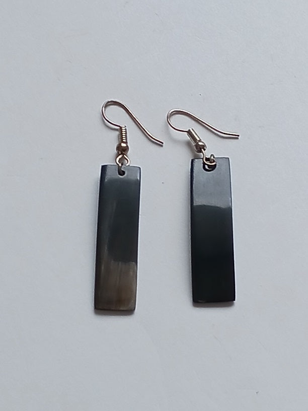 Boucles d'oreilles en corne de zébu de Madagascar