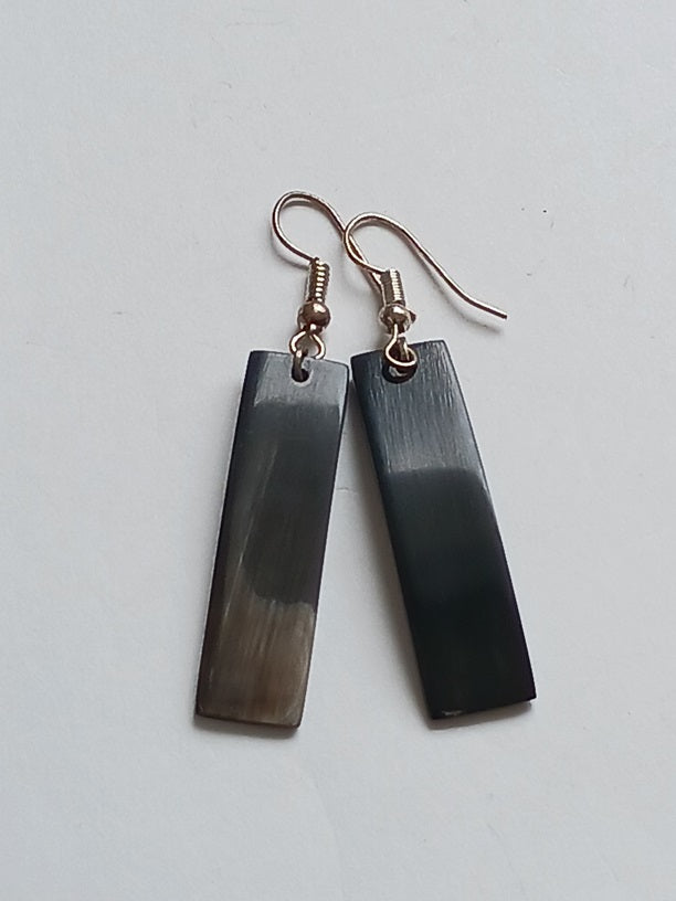 Boucles d'oreilles en corne de zébu de Madagascar