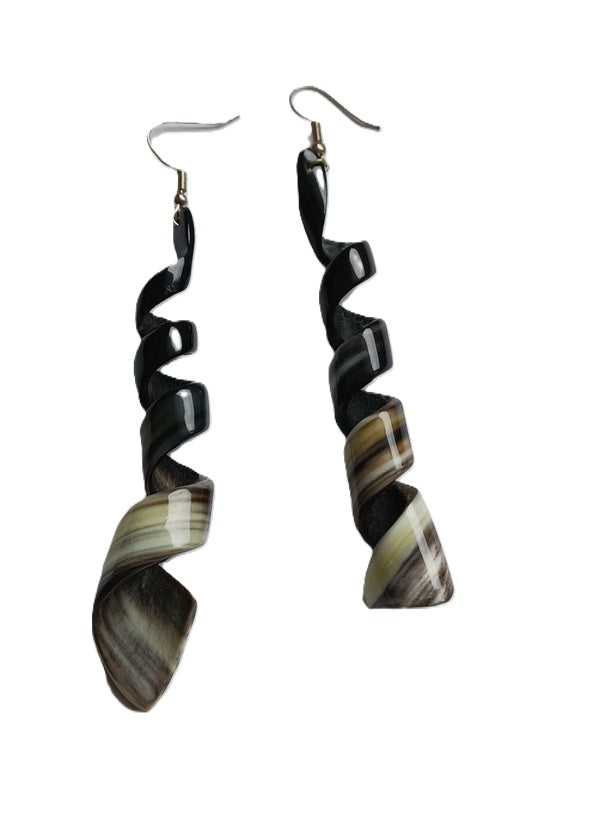 Boucles d'oreilles en corne de zébu de Madagascar