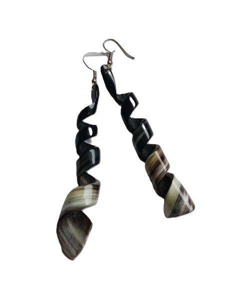 Boucles d'oreilles en corne de zébu de Madagascar