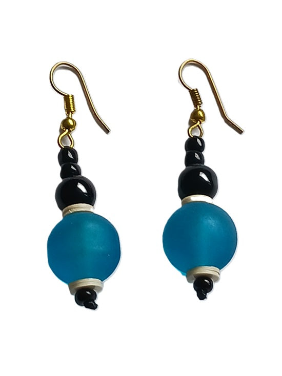 Boucles d'oreilles africaines en pate de verre et perles