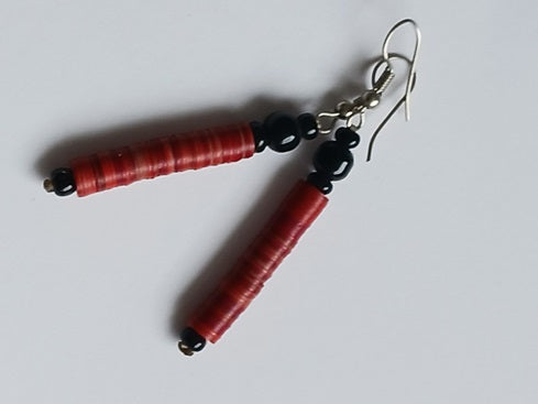 Boucles d'oreilles africaines en plastique recyclé et perles