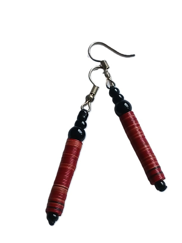 Boucles d'oreilles africaines en plastique recyclé et perles