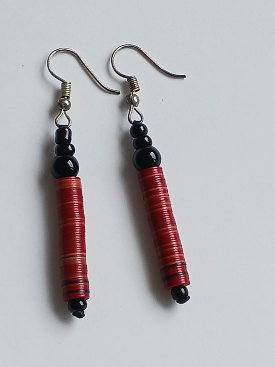 Boucles d'oreilles africaines en plastique recyclé et perles