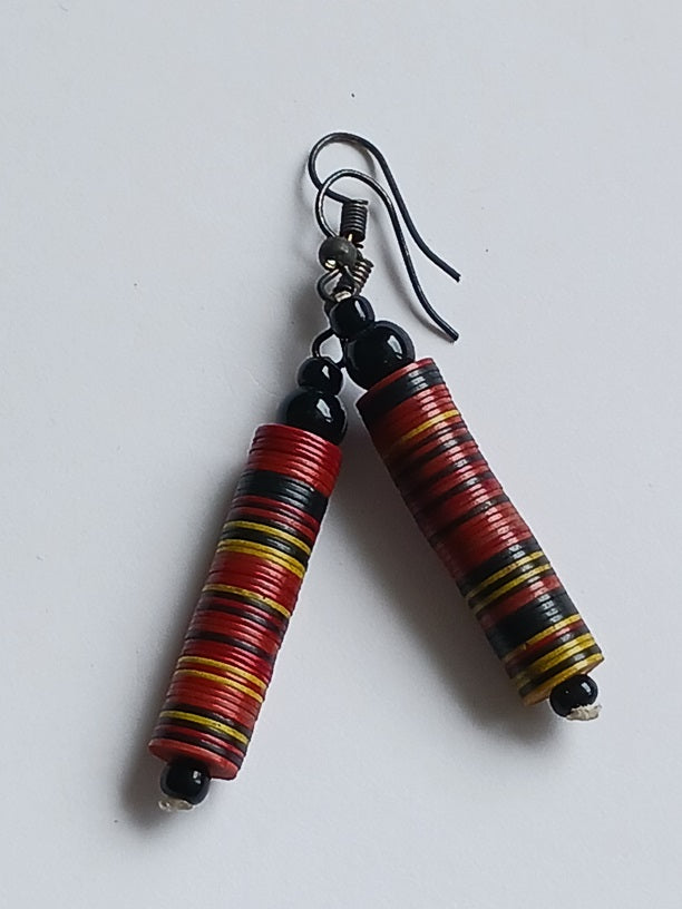 Boucles d'oreilles africaines en plastique recyclé et perles