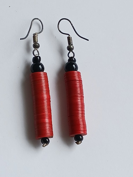 Boucles d'oreilles africaines en plastique recyclé et perles