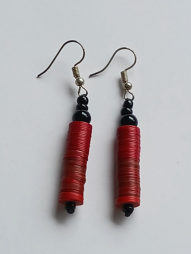 Boucles d'oreilles africaines en plastique recyclé et perles