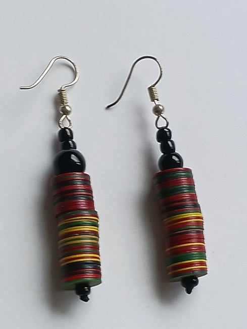 Boucles d'oreilles africaines en plastique recyclé et perles