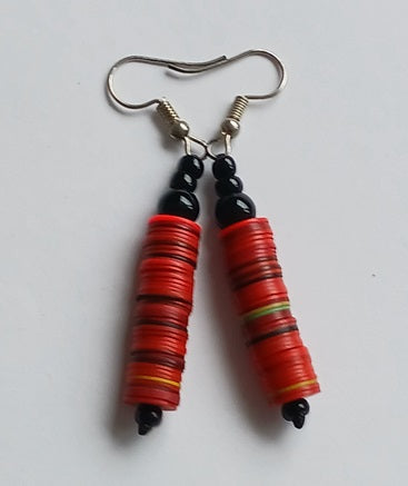 Boucles d'oreilles africaines en plastique recyclé et perles