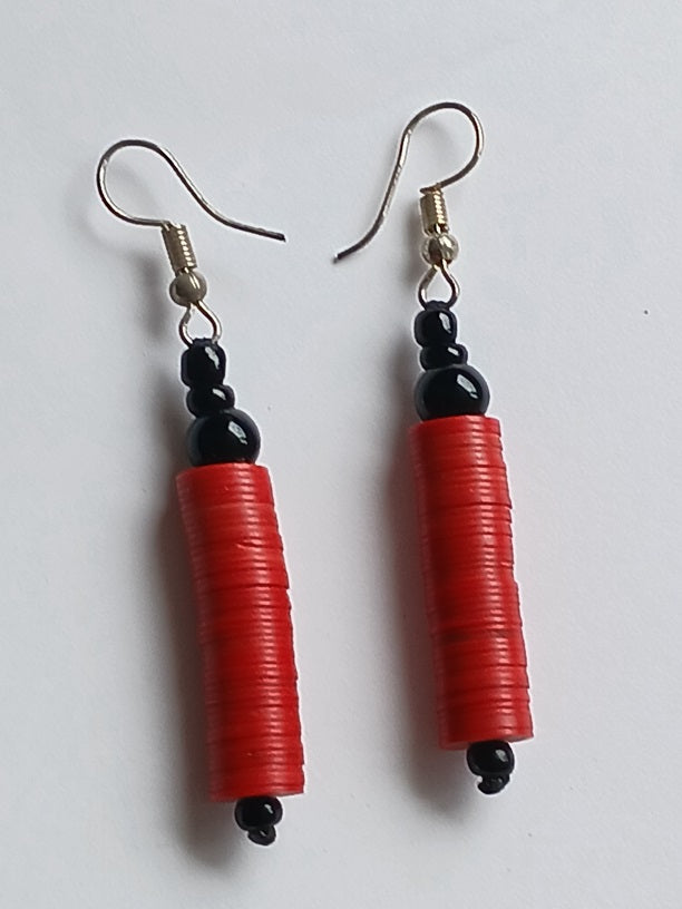 Boucles d'oreilles africaines en plastique recyclé et perles