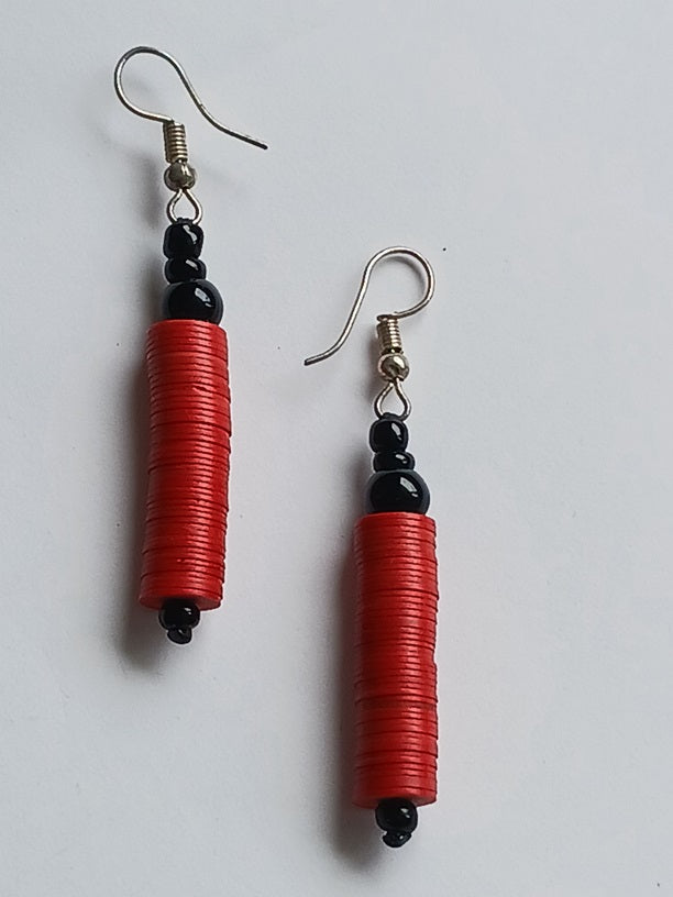 Boucles d'oreilles africaines en plastique recyclé et perles