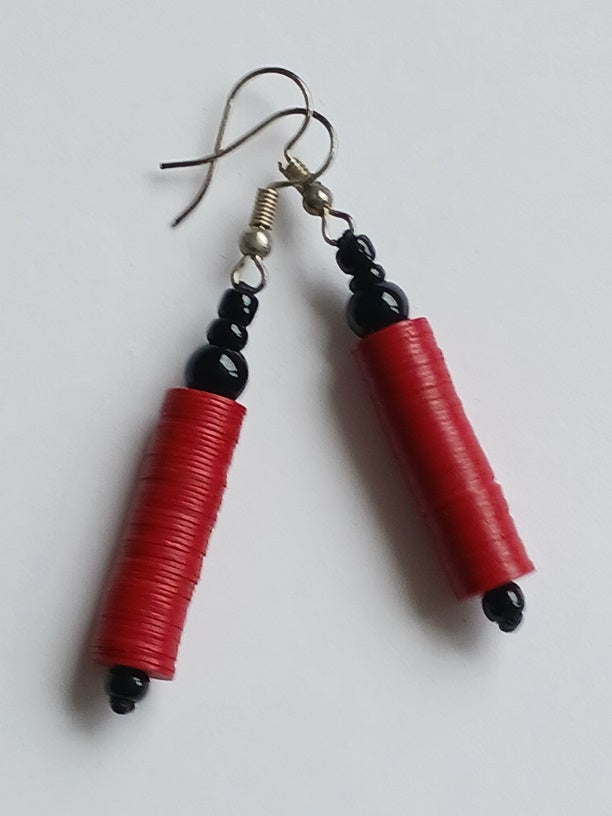Boucles d'oreilles africaines en plastique recyclé et perles