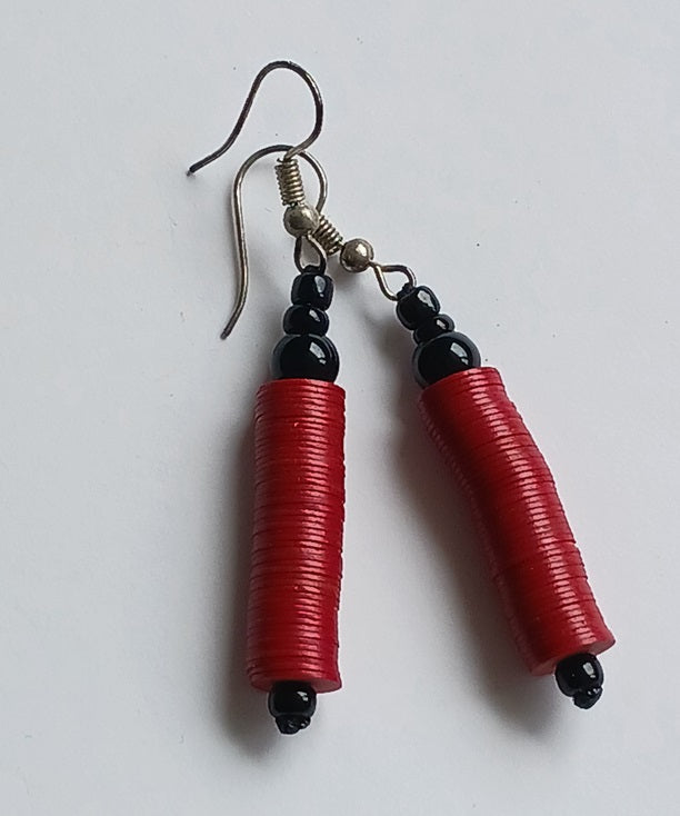 Boucles d'oreilles africaines en plastique recyclé et perles