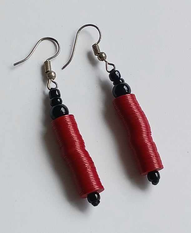 Boucles d'oreilles africaines en plastique recyclé et perles