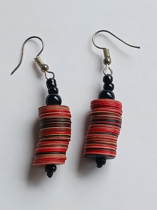 Boucles d'oreilles africaines en plastique recyclé et perles