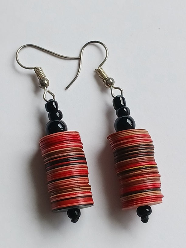 Boucles d'oreilles africaines en plastique recyclé et perles