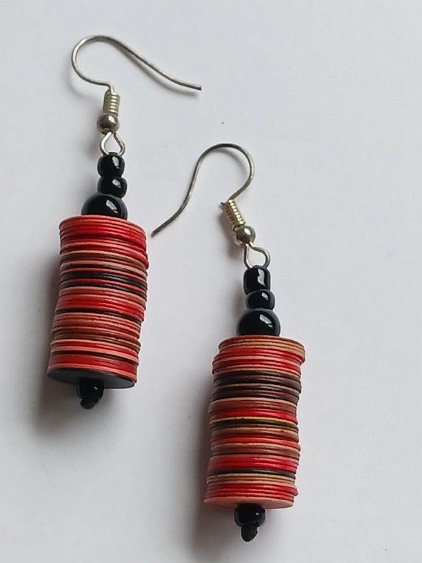 Boucles d'oreilles africaines en plastique recyclé et perles