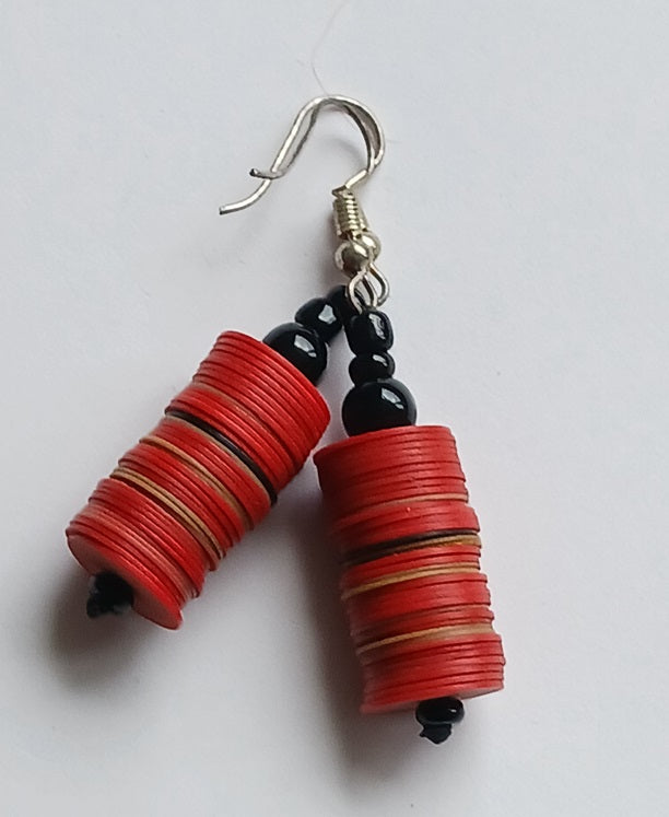 Boucles d'oreilles africaines en plastique recyclé et perles