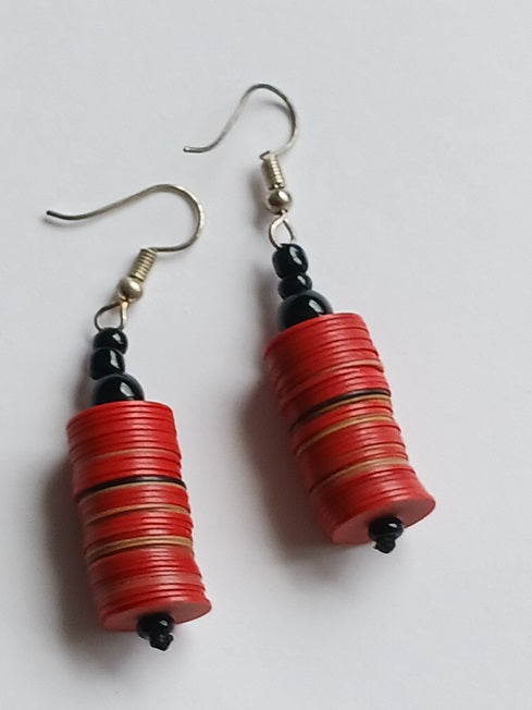 Boucles d'oreilles africaines en plastique recyclé et perles