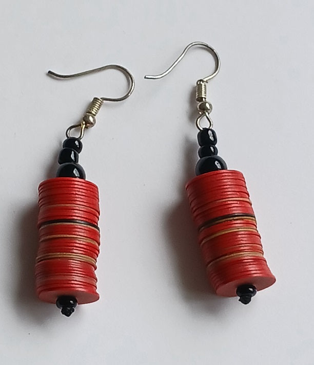 Boucles d'oreilles africaines en plastique recyclé et perles